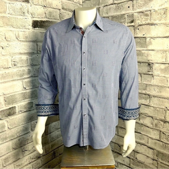 Robert Graham Other - Robert Graham Graphic Print Flip Cuff Casual Shirt